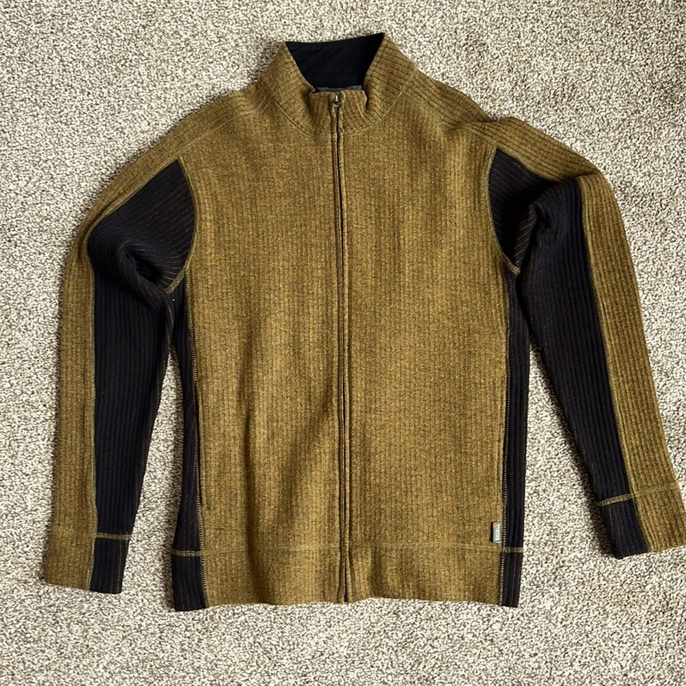 Brown/black Royal Robbins sweater. Size medium. Like new.
